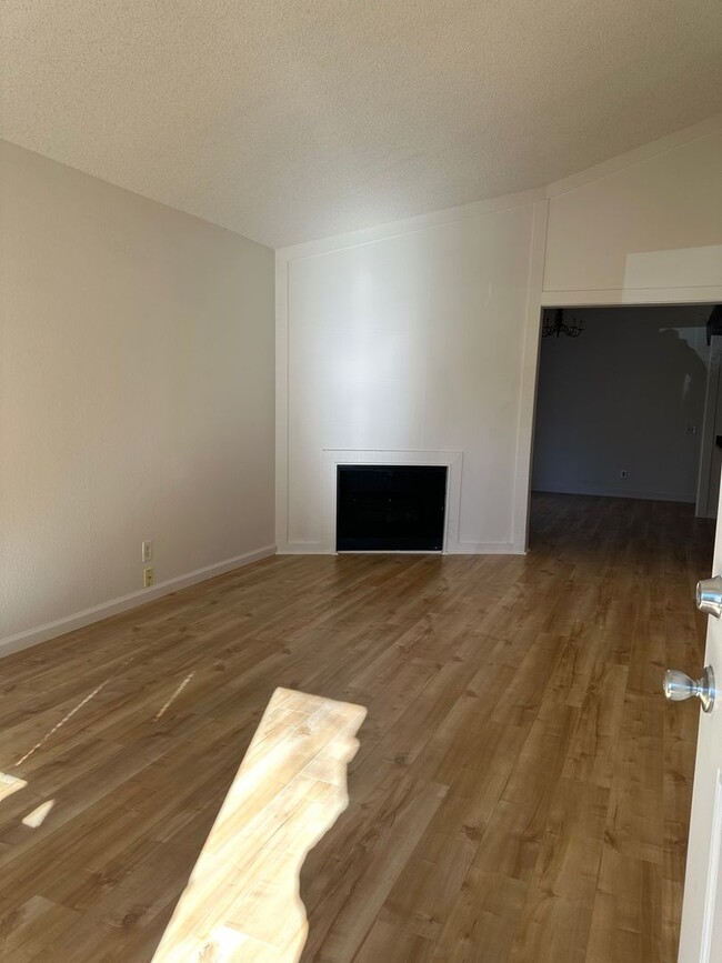 4919 Venuto Way in Sacramento, CA - Building Photo - Building Photo