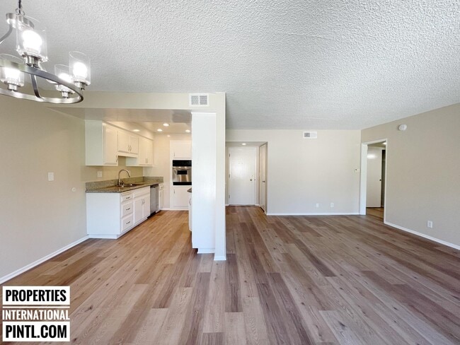 1218 Pine St in South Pasadena, CA - Foto de edificio - Building Photo