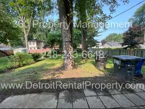 18451 Garfield St in Redford, MI - Building Photo - Building Photo