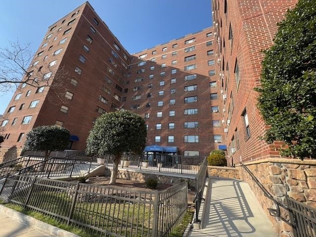 6515 JFK Blvd E in West New York, NJ - Foto de edificio