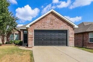 2052 Graham Ranch Rd in Fort Worth, TX - Building Photo