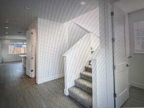 2079 Dennis Ln in Santa Rosa, CA - Building Photo - Building Photo