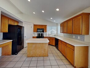 2602 W 4050 S in Roy, UT - Foto de edificio - Building Photo