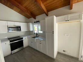 17622 Hayes Ave in Lake Elsinore, CA - Building Photo