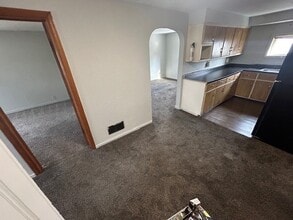 358 Fair Oaks Blvd, Unit Upper Apartment A in South Beloit, IL - Building Photo - Building Photo