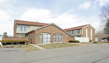 Tiffany Square Condos in Southfield, MI - Foto de edificio - Building Photo