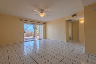 390 N Calle De Las Profetas in Green Valley, AZ - Building Photo - Building Photo