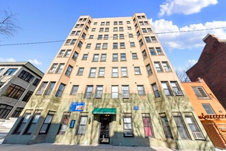 556 W Arlington Pl in Chicago, IL - Building Photo - Building Photo