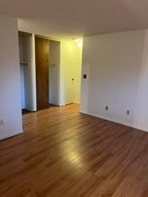 152 Thorold Rd in Welland, ON - Building Photo - Building Photo