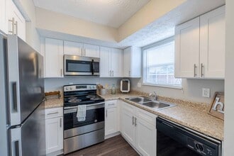 Worthington Meadows in Worthington, OH - Building Photo - Building Photo