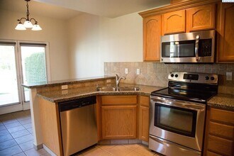 379 Columbia Point Dr in Richland, WA - Building Photo - Building Photo