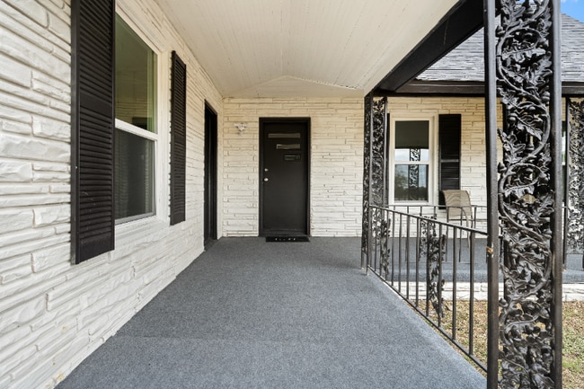 11101 China Spring Rd in Waco, TX - Foto de edificio - Building Photo