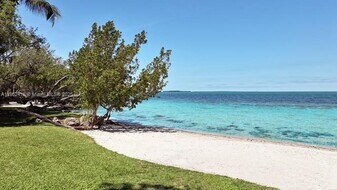96000 Overseas Hwy in Key Largo, FL - Building Photo