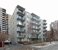 Horizon Park in Calgary, AB - Building Photo