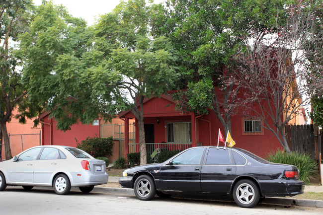 731-733 St. Louis Ave in Long Beach, CA - Foto de edificio - Building Photo