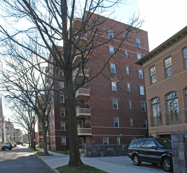 Town & Country Condos in Greenwich, CT - Building Photo - Building Photo