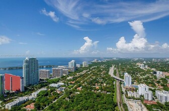 60 SW 13th St, Unit 1611 in Miami, FL - Building Photo - Building Photo