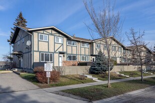 Riverside Gate in Calgary, AB - Building Photo