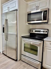 905 NE 209th St in Miami, FL - Building Photo - Building Photo