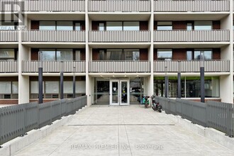 666-1666 Spadina Ave. in Toronto, ON - Building Photo - Building Photo