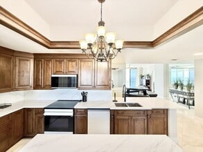 1560 Gulf Blvd in Clearwater, FL - Building Photo - Building Photo