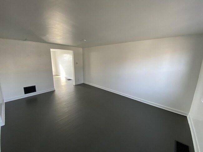 2529 Derry St in Harrisburg, PA - Building Photo - Building Photo