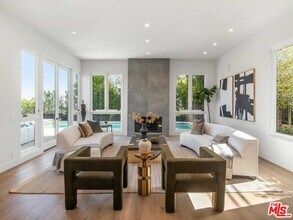 930 N Tigertail Rd in Los Angeles, CA - Building Photo - Building Photo