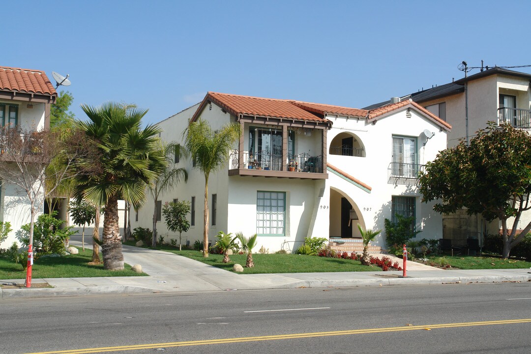 905 E Chevy Chase Dr in Glendale, CA - Building Photo