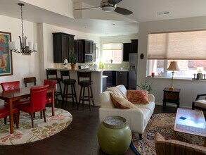 15102 E Batavia Pl in Aurora, CO - Building Photo - Building Photo