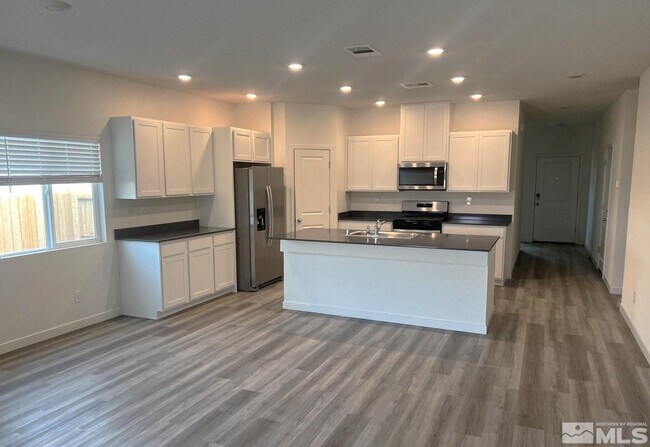 1780 Timberland Dr in Fernley, NV - Building Photo - Building Photo