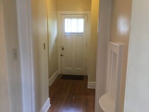 1336 Charleston Ave, Unit 2 in Huntington, WV - Foto de edificio - Building Photo