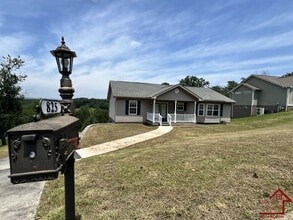 825 Tommie Ln in Soddy Daisy, TN - Building Photo - Building Photo