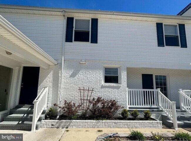 6109 Atlantic Ave in Wildwood Crest, NJ - Building Photo - Building Photo