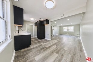 582 Venice Blvd. in Los Angeles, CA - Building Photo