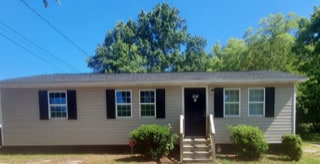 101 Virginia St in La Crosse, VA - Building Photo