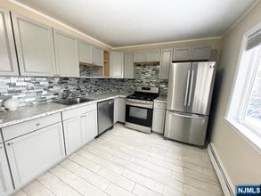 465 Main  2 in Wallington, NJ - Building Photo - Building Photo