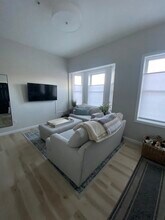 258 Bremen St in Boston, MA - Building Photo - Building Photo