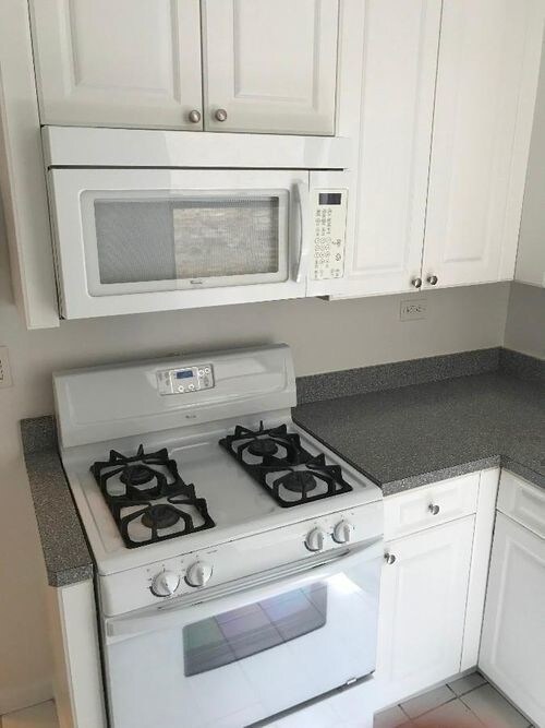 55 W 55th St-Unit -4B in New York, NY - Building Photo - Building Photo
