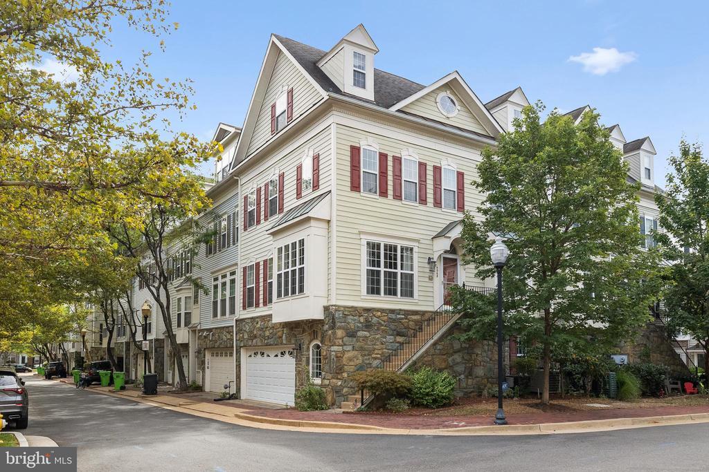 5068 Minda Ct in Alexandria, VA - Building Photo