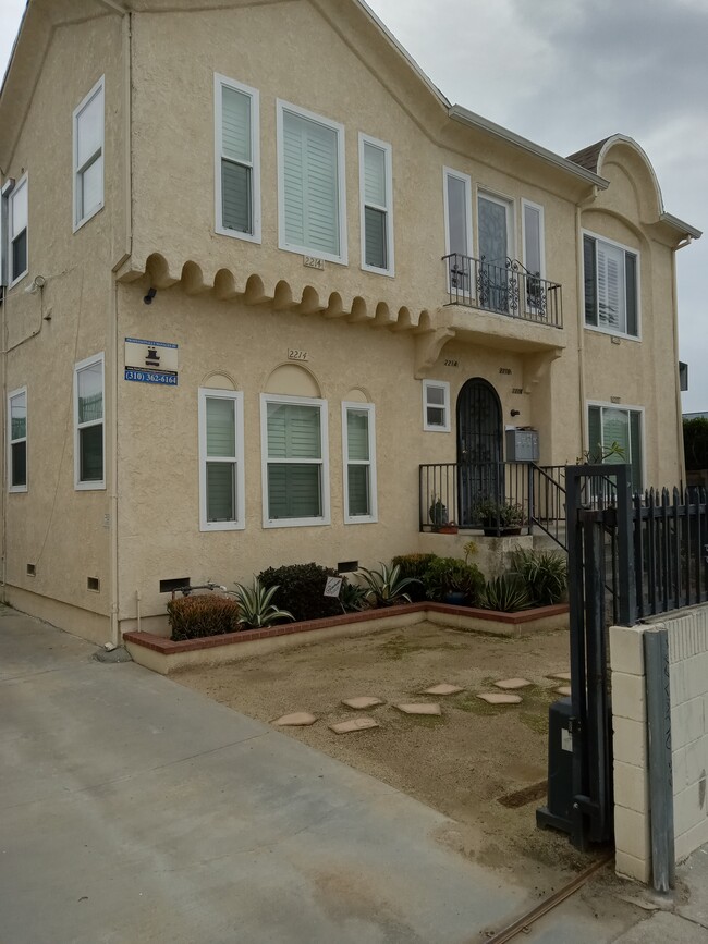 2216 S Marvin Ave in Los Angeles, CA - Building Photo - Building Photo