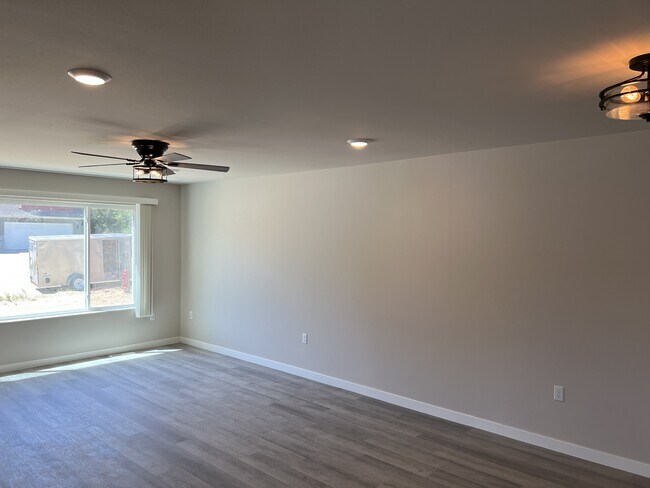 1244 Salem Dr in Edgerton, WI - Building Photo - Building Photo