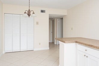 10709 Cleary Blvd in Plantation, FL - Building Photo - Building Photo