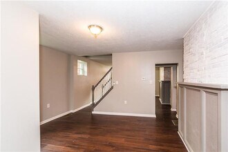 1013 Bradish St in Pittsburgh, PA - Building Photo - Building Photo