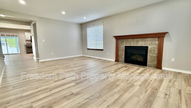 6587 N Harris Hawk Ln in Coeur d'Alene, ID - Foto de edificio - Building Photo