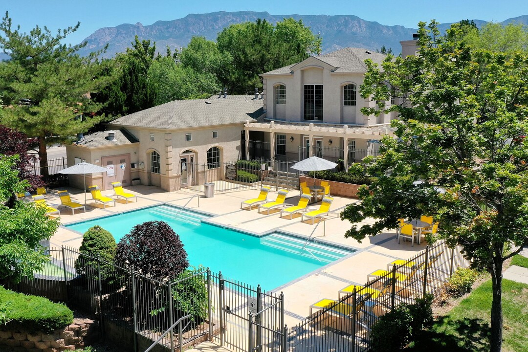 Enclave in Albuquerque, NM - Foto de edificio