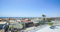 520 Manhattan Ave in Hermosa Beach, CA - Building Photo - Building Photo