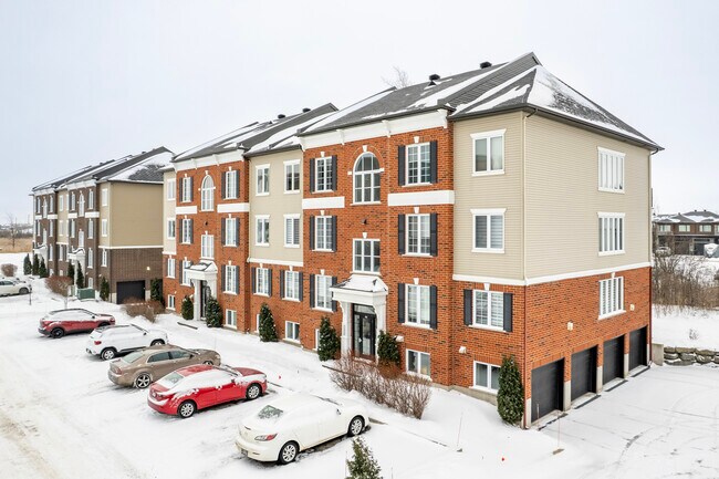 40 Rimbaud Rue in St-Constant, QC - Building Photo - Primary Photo