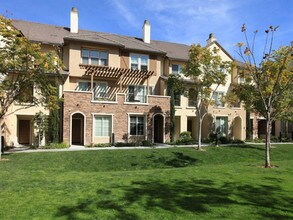 Marquis at Otay Ranch in Chula Vista, CA - Foto de edificio - Building Photo