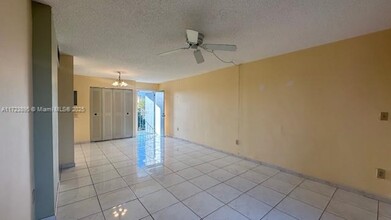 8821 W Flagler St, Unit 404 in Miami, FL - Building Photo - Building Photo