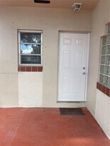 10315 SW 35th St in Miami, FL - Building Photo